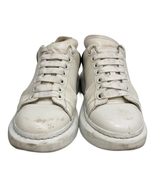 ALEXANDER McQUEEN（アレキサンダーマックイーン）ALEXANDER McQUEEN (アレキサンダーマックイーン) OVERSIZED SNEAKER ホワイト×ブラック サイズ:42の古着・服飾アイテム