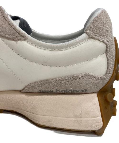 NEW BALANCE（ニューバランス）NEW BALANCE (ニューバランス) U327LT ホワイト サイズ:23.5の古着・服飾アイテム