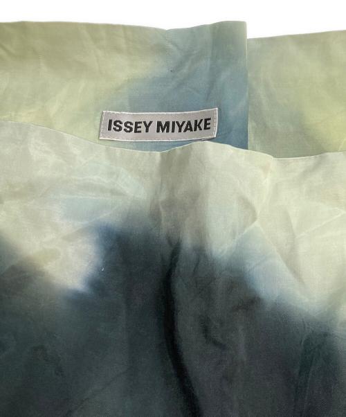 ISSEY MIYAKE（イッセイミヤケ）ISSEY MIYAKE (イッセイミヤケ) 変形ドローストリングブラウス グリーン サイズ:2の古着・服飾アイテム