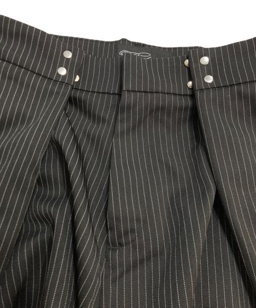 basketcase（バスケットケース）Basketcase (バスケットケース) ストライプワイドハーフパンツ ブラック サイズ:30の古着・服飾アイテム