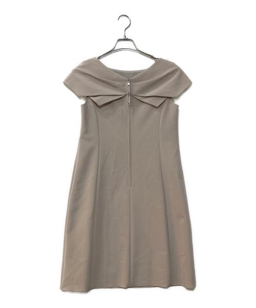 FOXEY NEWYORK（フォクシーニューヨーク）FOXEY NEWYORK (フォクシーニューヨーク) ノースリーブワンピース ベージュ サイズ:40の古着・服飾アイテム