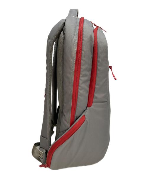 Incase（インケース）Incase (インケース) ICON Backpack アイコンバックパック グレーの古着・服飾アイテム