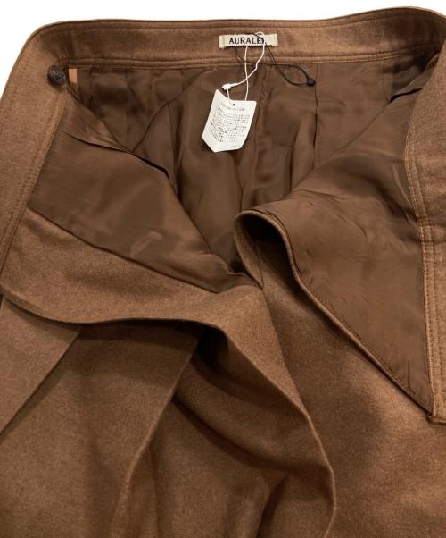 AURALEE（オーラリー）AURALEE (オーラリー) SUPER FULLING TWILL PLEATED SKIRT ブラウンの古着・服飾アイテム