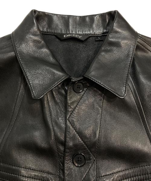 DKNY（ダナキャランニューヨーク）DKNY (ダナキャランニューヨーク) ラムレザー トラッカージャケット ブラック サイズ:Lの古着・服飾アイテム