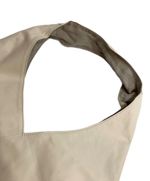 evam eva（エヴァムエヴァ）evam eva (エヴァムエヴァ) leather bag (吾妻袋) アイボリー サイズ:Sの古着・服飾アイテム