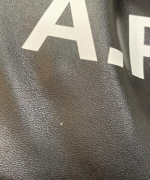 A.P.C.（アーペーセー）A.P.C. (アーペーセー) Ninon フェイクレザー トートバッグ ブラックの古着・服飾アイテム
