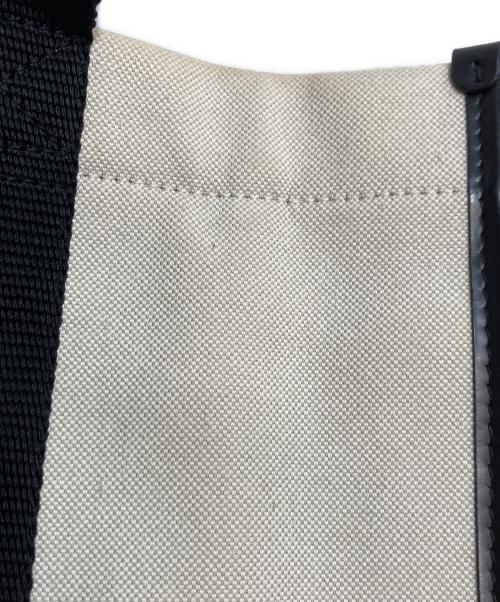 BALENCIAGA（バレンシアガ）BALENCIAGA (バレンシアガ) HARDWARE TOTE ハードウェアトートバッグ キャンバス ホワイト×ブラックの古着・服飾アイテム