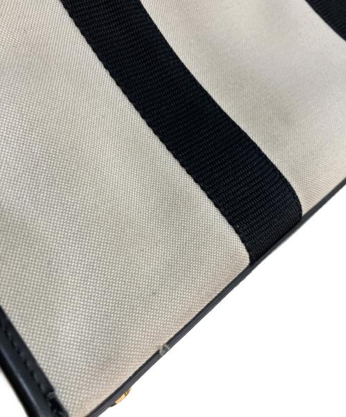 BALENCIAGA（バレンシアガ）BALENCIAGA (バレンシアガ) HARDWARE TOTE ハードウェアトートバッグ キャンバス ホワイト×ブラックの古着・服飾アイテム