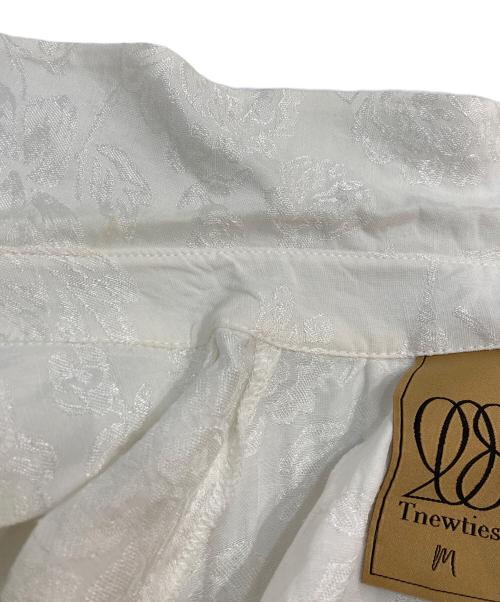 Tnewties（トゥエンティーズ）Tnewties (トゥエンティーズ) バルーンスリーブシノワズリブラウス ホワイト サイズ:Mの古着・服飾アイテム