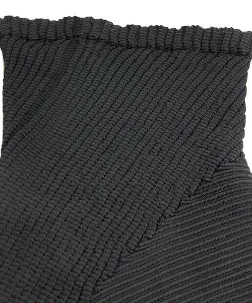 ISSEY MIYAKE（イッセイミヤケ）ISSEY MIYAKE (イッセイミヤケ) アシンメトリーリブスカート ブラック サイズ:2の古着・服飾アイテム