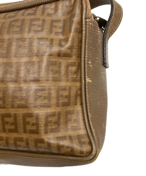 FENDI（フェンディ）FENDI (フェンディ) ズッカ柄 PVCショルダーバッグ カーキの古着・服飾アイテム