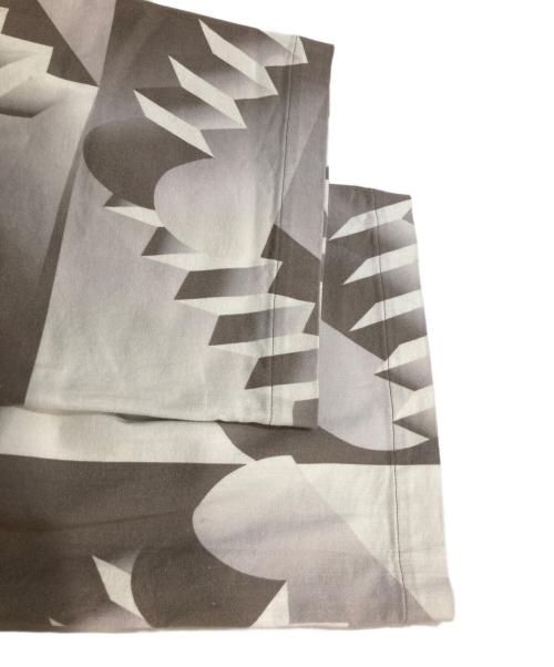 me ISSEY MIYAKE（ミーイッセイ ミヤケ）me ISSEY MIYAKE (ミーイッセイ ミヤケ) コットン混トロンプルイユプリントストレッチパンツ ホワイト サイズ:-の古着・服飾アイテム
