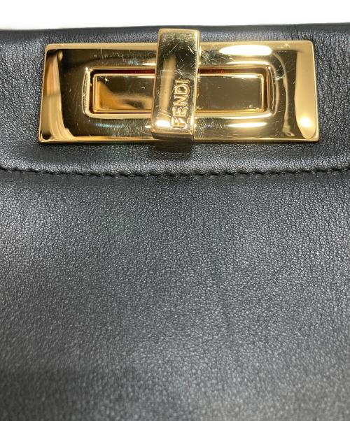 FENDI（フェンディ）FENDI (フェンディ) ピーカブー スタッズ ハンドバッグ ブラックの古着・服飾アイテム