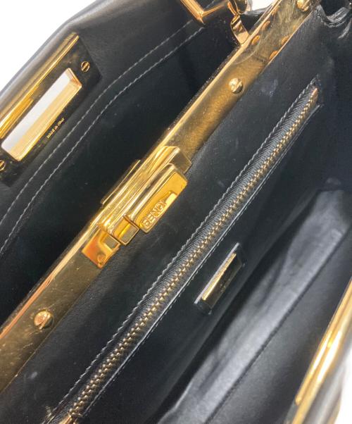 FENDI（フェンディ）FENDI (フェンディ) ピーカブー スタッズ ハンドバッグ ブラックの古着・服飾アイテム