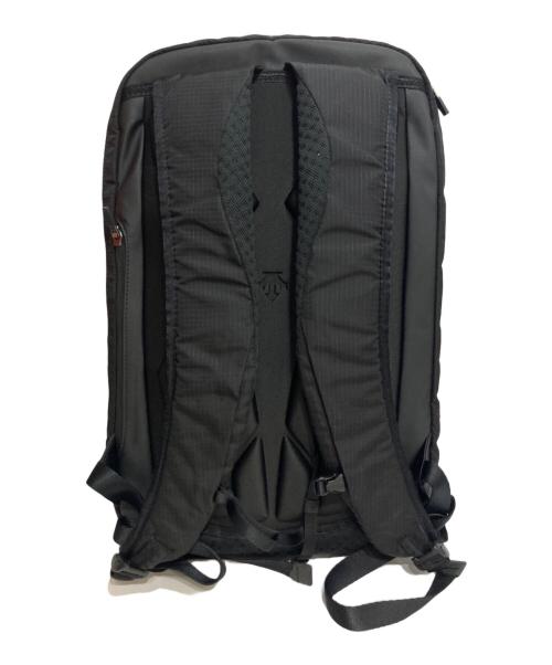 DESCENTE（デサント）DESCENTE (デサント) AEROSTREAM BACKPACK 18 エアロストリームバックパック ブラックの古着・服飾アイテム