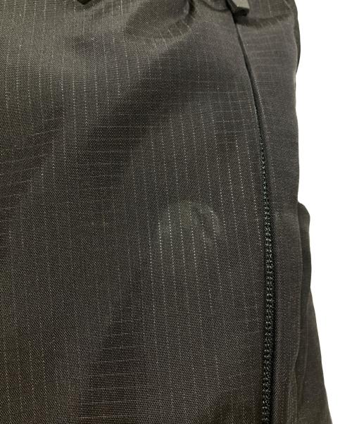 DESCENTE（デサント）DESCENTE (デサント) AEROSTREAM BACKPACK 18 エアロストリームバックパック ブラックの古着・服飾アイテム