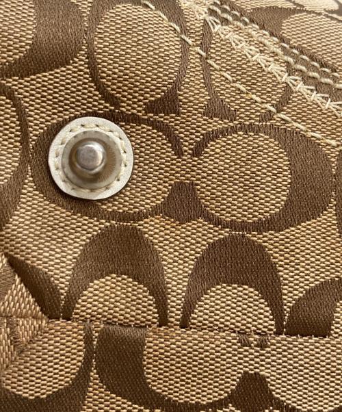 COACH（コーチ）COACH (コーチ) シグネチャートートバッグ ベージュ×ホワイトの古着・服飾アイテム