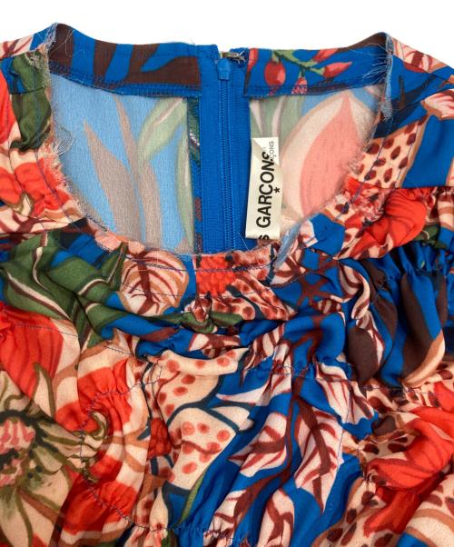 COMME des GARCONS（コムデギャルソン）COMME des GARCONS (コムデギャルソン) FLOWERS PRINTED SATIN TOP ブルー サイズ:Sの古着・服飾アイテム