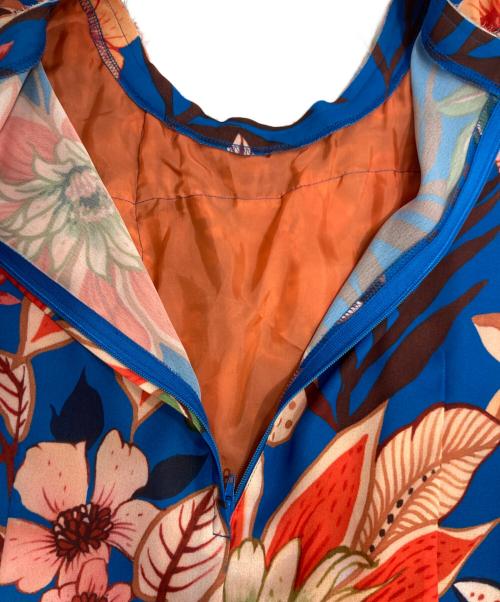 COMME des GARCONS（コムデギャルソン）COMME des GARCONS (コムデギャルソン) FLOWERS PRINTED SATIN TOP ブルー サイズ:Sの古着・服飾アイテム