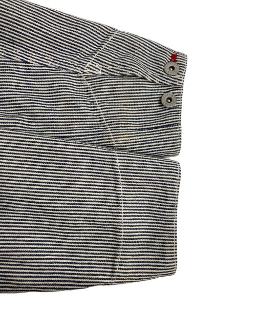 stussy（ステューシー）stussy (ステューシー) 刺繍ヒッコリーカバーオール ネイビー×ホワイト サイズ:Mの古着・服飾アイテム