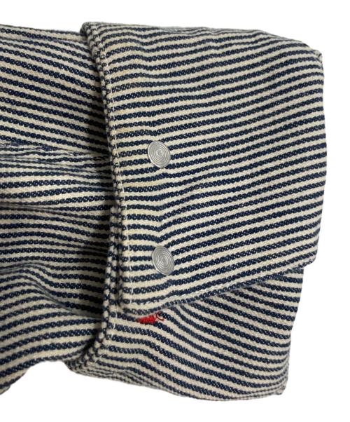 stussy（ステューシー）stussy (ステューシー) 刺繍ヒッコリーカバーオール ネイビー×ホワイト サイズ:Mの古着・服飾アイテム