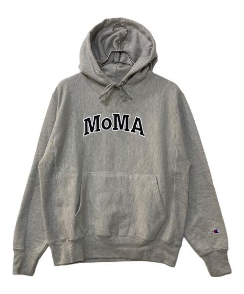 Champion REVERSE WEAVE（チャンピオン リバース ウィーブ）Champion REVERSE WEAVE (チャンピオン リバース ウィーブ) MoMA (モマ) MOMA ロゴフーディ/リバースウィーブフーディ グレー サイズ:XLの古着・服飾アイテム