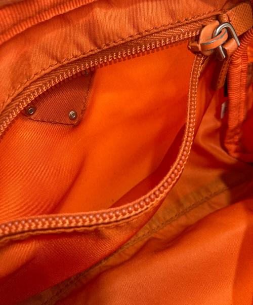 PRADA（プラダ）PRADA (プラダ) チェーン付きポーチ オレンジの古着・服飾アイテム