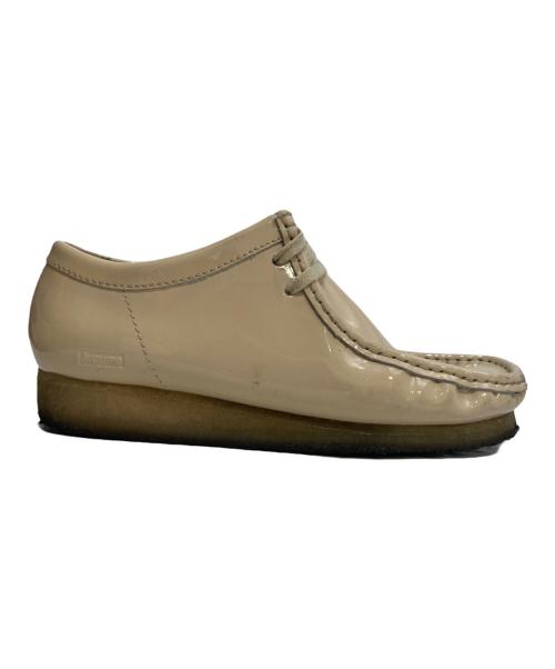 CLARKS（クラークス）CLARKS (クラークス) Supreme (シュプリーム) Patent Leather Wallabee/パテント ワラビー ベージュ サイズ:US7の古着・服飾アイテム