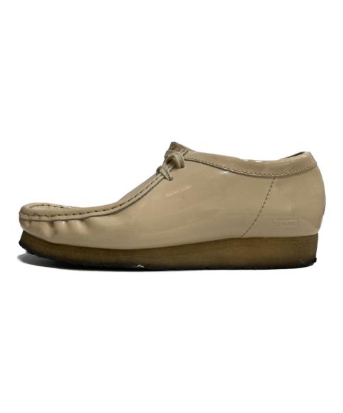 CLARKS（クラークス）CLARKS (クラークス) Supreme (シュプリーム) Patent Leather Wallabee/パテント ワラビー ベージュ サイズ:US7の古着・服飾アイテム