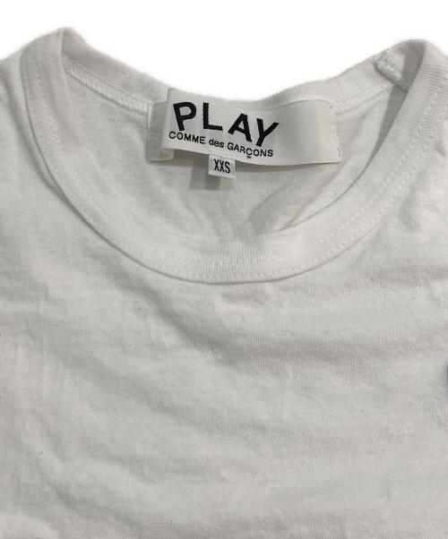 PLAY COMME des GARCONS（プレイコムデギャルソン）PLAY COMME des GARCONS (プレイコムデギャルソン) T-Shirt With Black Emblem ホワイト サイズ:XXSの古着・服飾アイテム