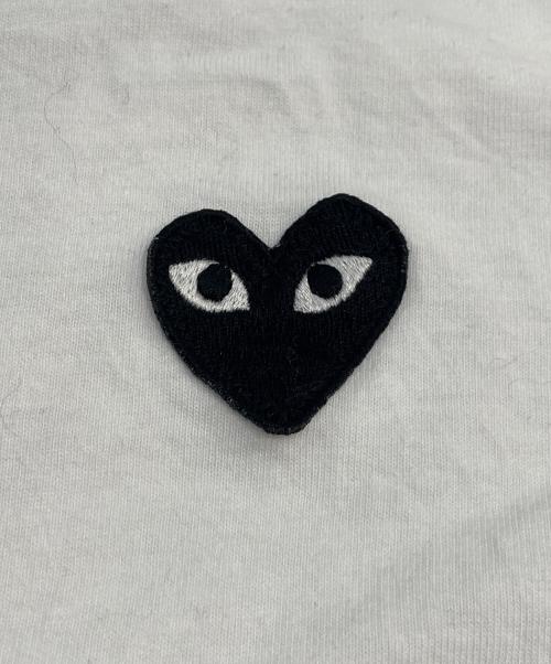 PLAY COMME des GARCONS（プレイコムデギャルソン）PLAY COMME des GARCONS (プレイコムデギャルソン) T-Shirt With Black Emblem ホワイト サイズ:XXSの古着・服飾アイテム