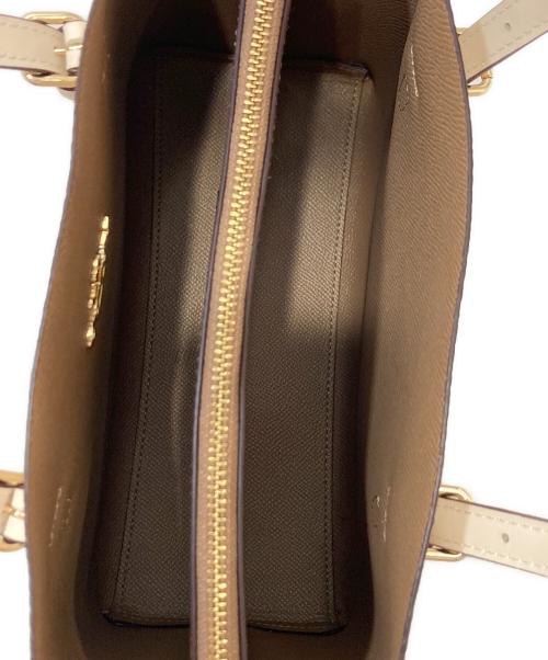 COACH（コーチ）COACH (コーチ) モリー トート バッグ 25・シグネチャー キャンバス アイボリーの古着・服飾アイテム
