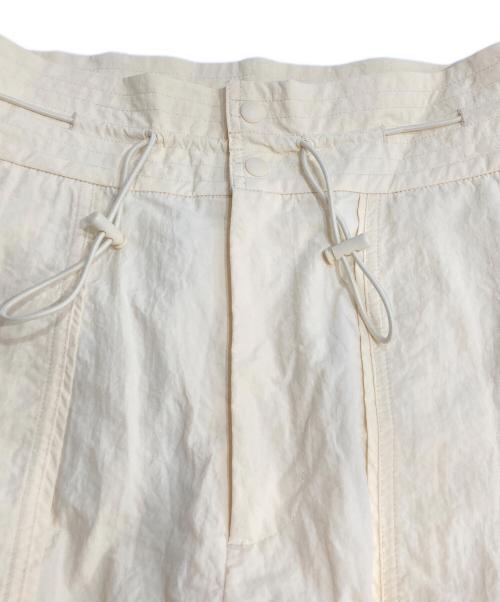 MAISON SPECIAL（メゾンスペシャル）MAISON SPECIAL (メゾンスペシャル) Drawstring Cocoon Cargo Pants/ドローストーリングコクーンカーゴパンツ アイボリー サイズ:38の古着・服飾アイテム