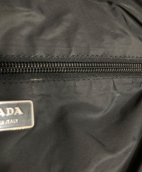 PRADA（プラダ）PRADA (プラダ) 三角プレートレザーバッグ ブラックの古着・服飾アイテム
