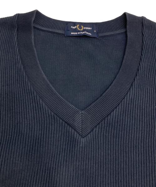FRED PERRY（フレッドペリー）FRED PERRY (フレッドペリー) V Neck Ribbed Sweatshirt Vネックリブスウェットシャツ ネイビー サイズ:Mの古着・服飾アイテム