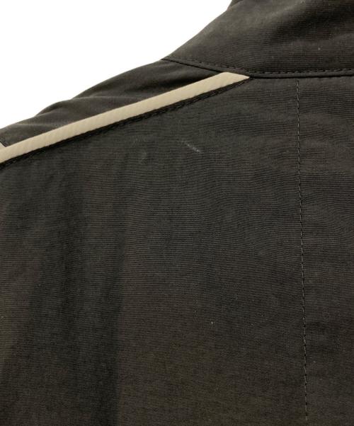 FRED PERRY（フレッドペリー）FRED PERRY (フレッドペリー) Piped Shell Jacket グレー サイズ:Lの古着・服飾アイテム