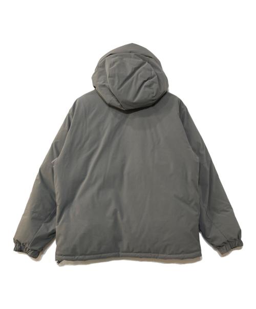 BEAMS（ビームス）BEAMS (ビームス) ワイドフィット Dermizax (TM) リバーシブル ダウンジャケット グレー サイズ:Lの古着・服飾アイテム