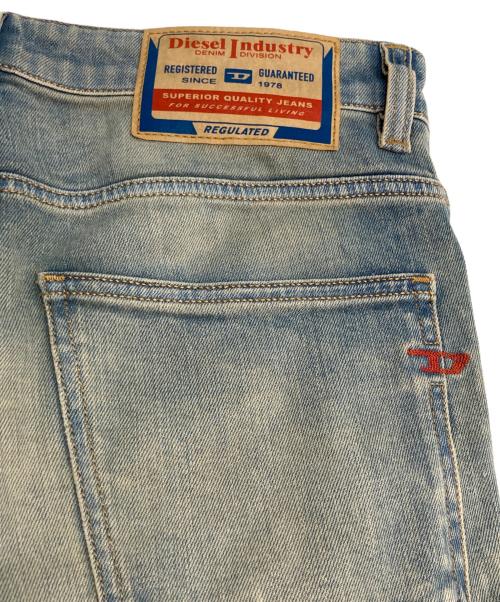 DIESEL（ディーゼル）DIESEL (ディーゼル) メンズ デニム スリム ブーツカット D-BUCK  インディゴ サイズ:W30の古着・服飾アイテム