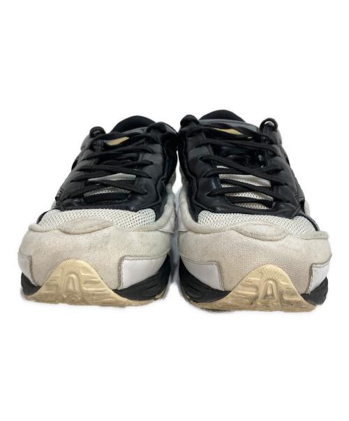 adidas（アディダス）adidas (アディダス) RAF SIMONS (ラフシモンズ) Replicant Ozweego/レプリカント オズウィーゴ ホワイト×ブラック サイズ:26.5の古着・服飾アイテム