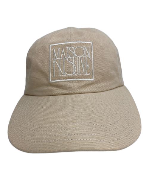 maison kitsune（メゾンキツネ）maison kitsune (メゾンキツネ) MAISON KITSUNE STAMP キャップ ベージュの古着・服飾アイテム