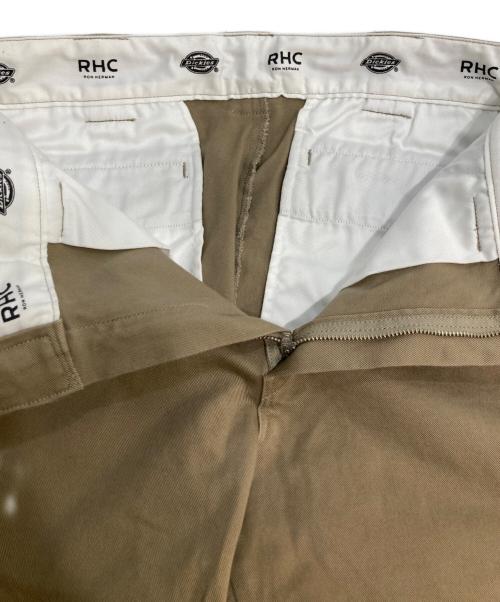 Dickies（ディッキーズ）Dickies (ディッキーズ) RHC Ron Herman (アールエイチシー ロンハーマン) 別注ストレッチコットンストレートパンツ ベージュ サイズ:W32の古着・服飾アイテム