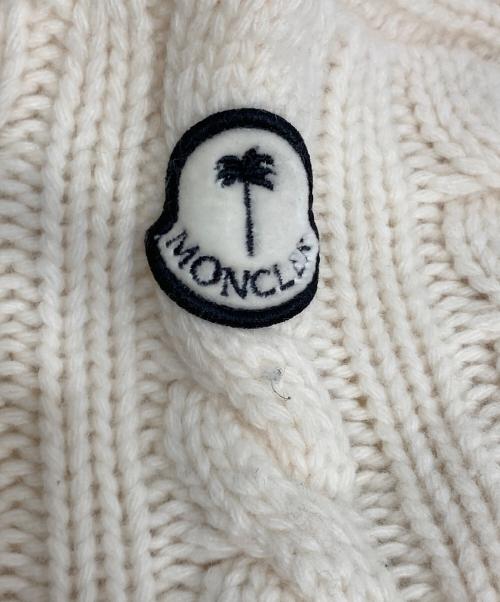 MONCLER GENIUS（モンクレール ジーニアス）MONCLER GENIUS (モンクレール ジーニアス) Palm Angels (パーム エンジェルス) ケーブルVネックニット ホワイト サイズ:XSの古着・服飾アイテム