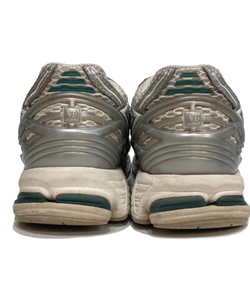 NEW BALANCE（ニューバランス）NEW BALANCE (ニューバランス) M1906ローカットスニーカー シルバー×ホワイト サイズ:24.5の古着・服飾アイテム
