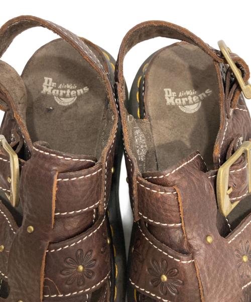 Dr.Martens（ドクターマーチン）Dr.Martens (ドクターマーチン) WRENLIE オープンフラワーサンダル ブラウン サイズ:23の古着・服飾アイテム
