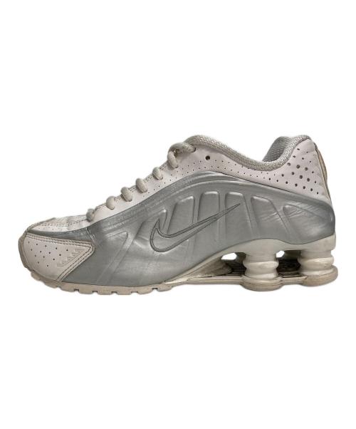 NIKE（ナイキ）NIKE (ナイキ) Women's Shox R4 ホワイト サイズ:23の古着・服飾アイテム