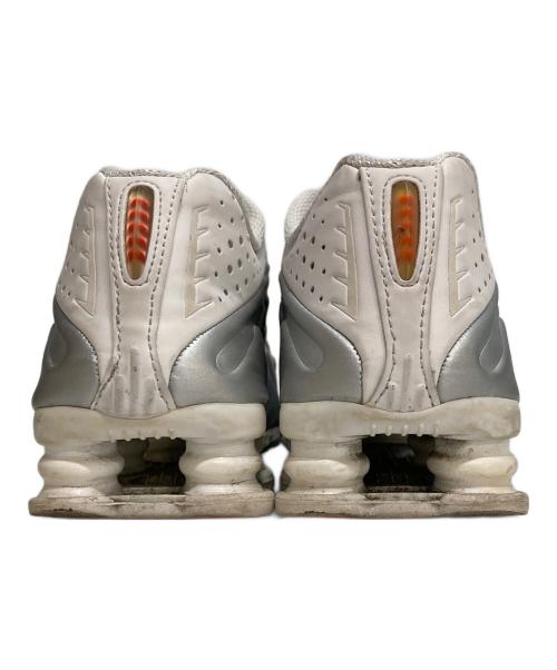 NIKE（ナイキ）NIKE (ナイキ) Women's Shox R4 ホワイト サイズ:23の古着・服飾アイテム