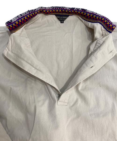 COMME des GARCONS HOMME PLUS（コムデギャルソンオムプリュス）COMME des GARCONS HOMME PLUS (コムデギャルソンオムプリュス) チロリアン スキッパーシャツ ベージュ サイズ:Mの古着・服飾アイテム