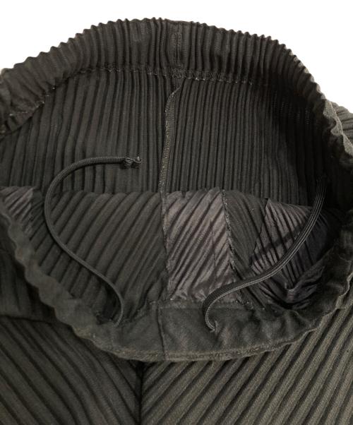 HOMME PLISSE ISSEY MIYAKE（オム プリッセ イッセイ ミヤケ）HOMME PLISSE ISSEY MIYAKE (オム プリッセ イッセイ ミヤケ) プリーツパンツ グリーン サイズ:2の古着・服飾アイテム