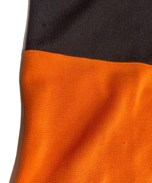 adidas（アディダス）adidas (アディダス) Vネックカットソー オレンジ×ブラック サイズ:不明の古着・服飾アイテム