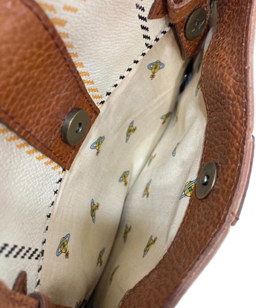 Vivienne Westwood（ヴィヴィアンウエストウッド）Vivienne Westwood (ヴィヴィアンウエストウッド) ショルダーバッグ ベージュの古着・服飾アイテム
